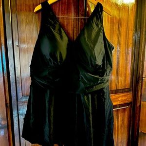 Women’s black Torrid swim dress size 5 lined cups